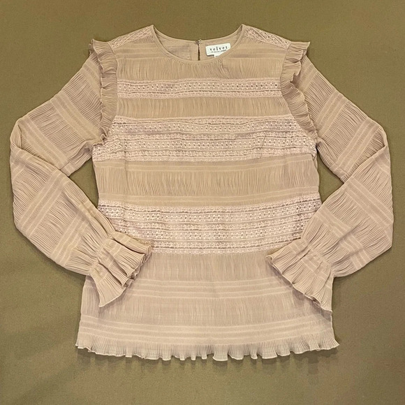 Velvet by Graham & Spencer Tops - Velvet by Graham & Spencer Anthropologie Ruffle Lace Blouse Size Medium